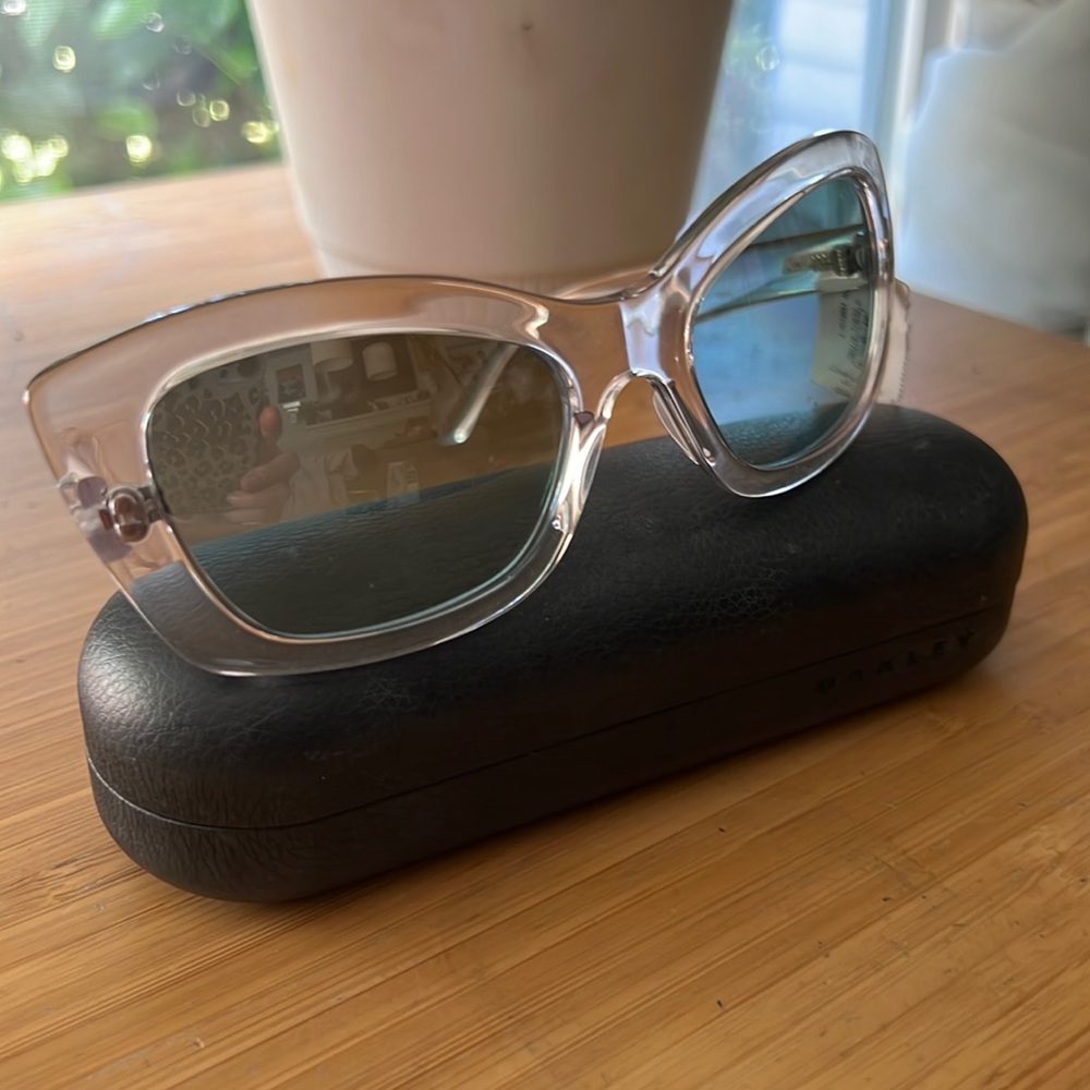 Prada SPR 19M Sunglasses in Paris, New with Tags Attached